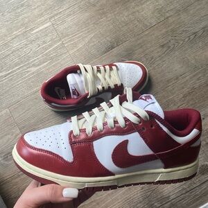 Vintage Red Wmns Dunk Low